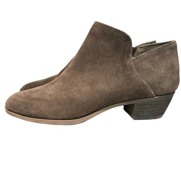 Crown & Ivy - Women's Kendall Booties - Dark Brown Suede Ankle Booties Size 9WW - Picture 1 of 10